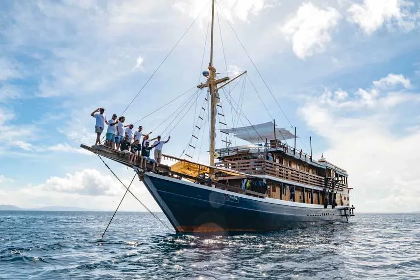 Mari Liveaboard Special
