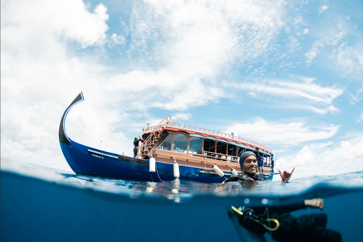 Dive boat of Cozy Scuba Club