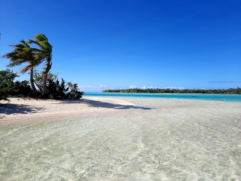 Motu Aito beachfront