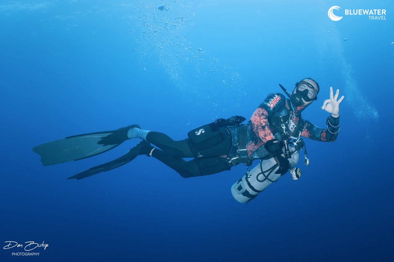 A happy diver gives the ok